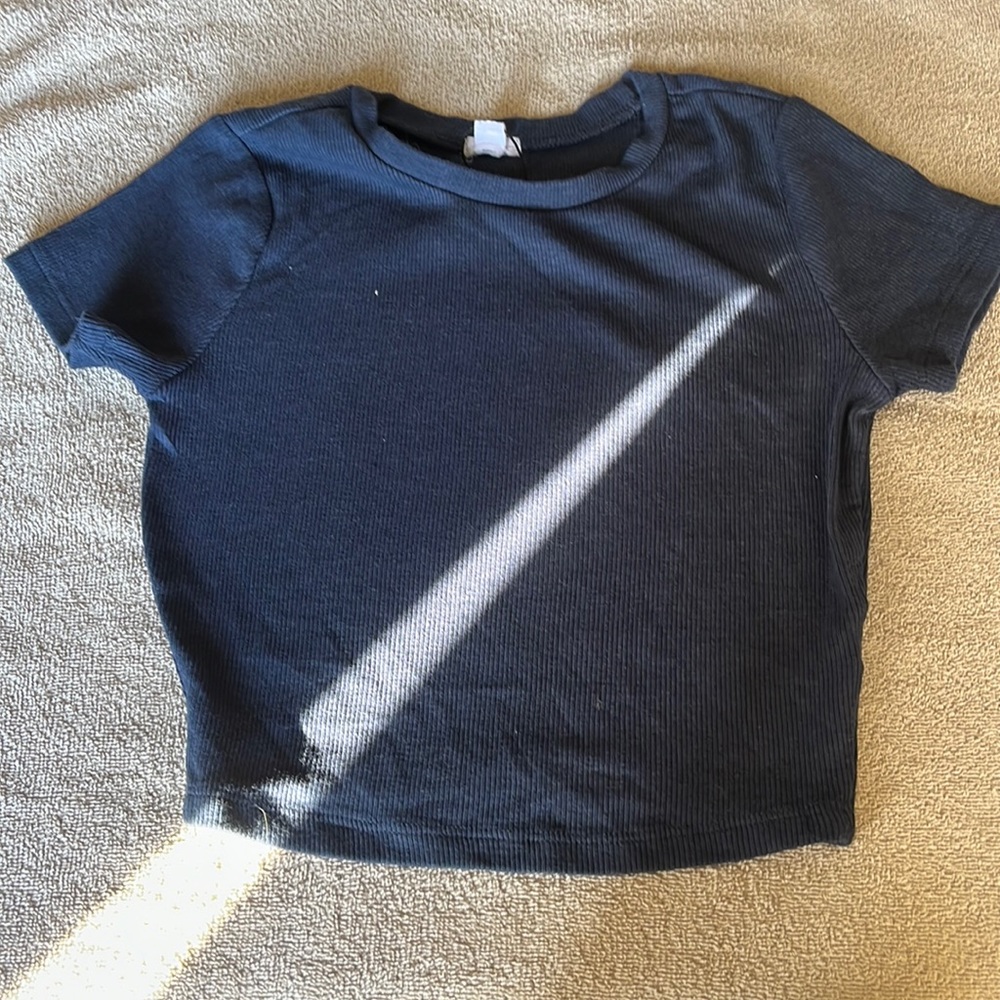 Very pretty dark blue shirt that size extra small